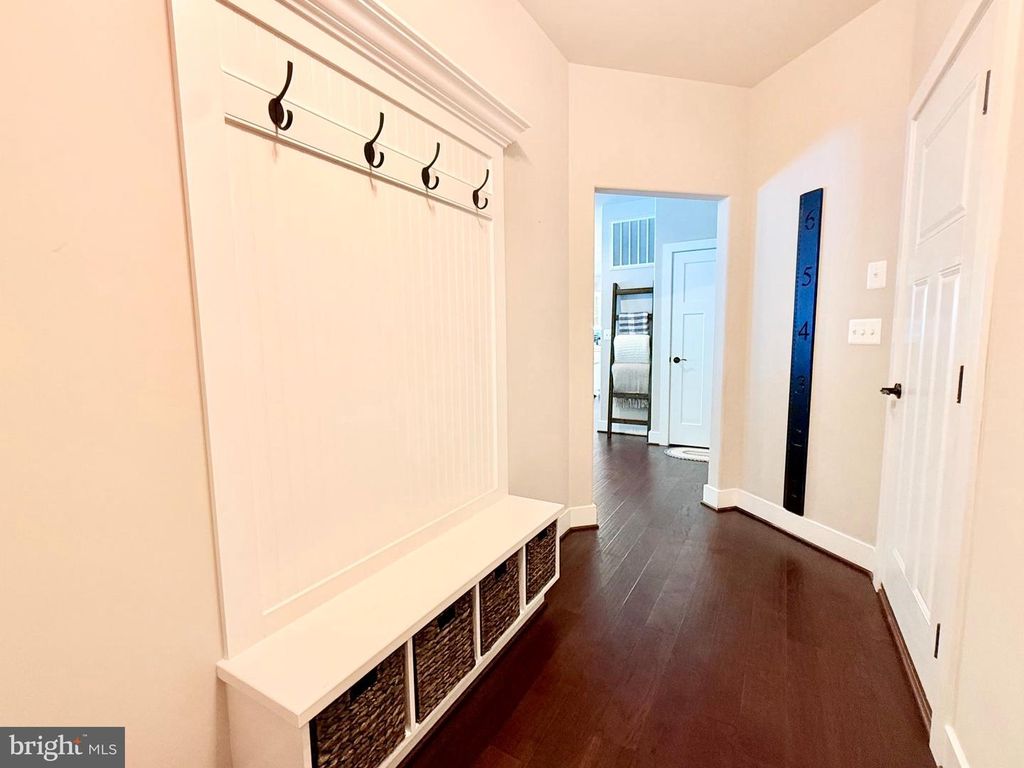 Image 17 of property listing at 42102 WOODY LN, Mechanicsville, MD 20659