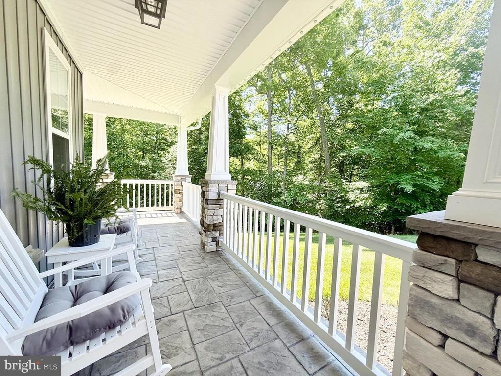 Image 2 of property listing at 42102 WOODY LN, Mechanicsville, MD 20659
