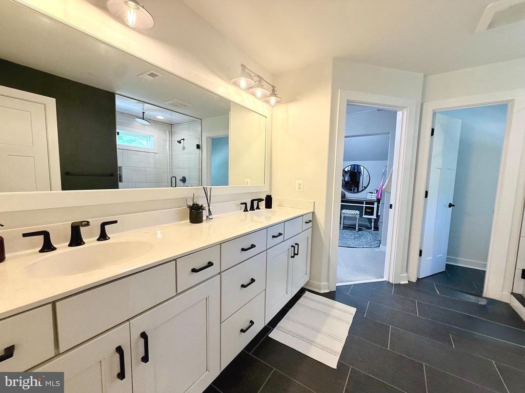 Image 22 of property listing at 42102 WOODY LN, Mechanicsville, MD 20659
