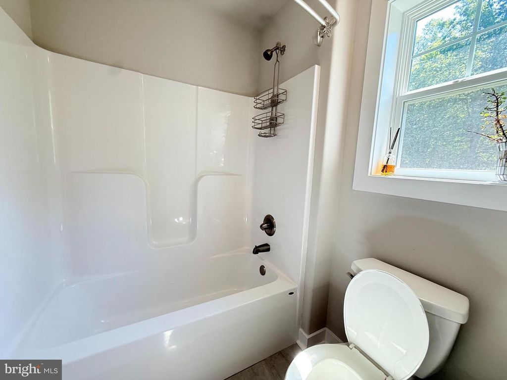 Image 29 of property listing at 42102 WOODY LN, Mechanicsville, MD 20659