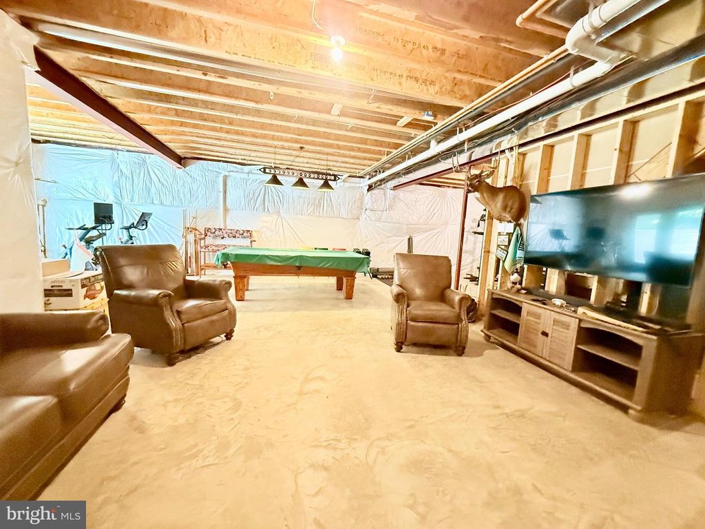 Image 33 of property listing at 42102 WOODY LN, Mechanicsville, MD 20659