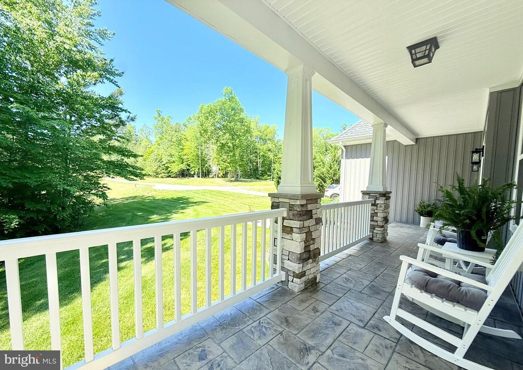 Image 36 of property listing at 42102 WOODY LN, Mechanicsville, MD 20659