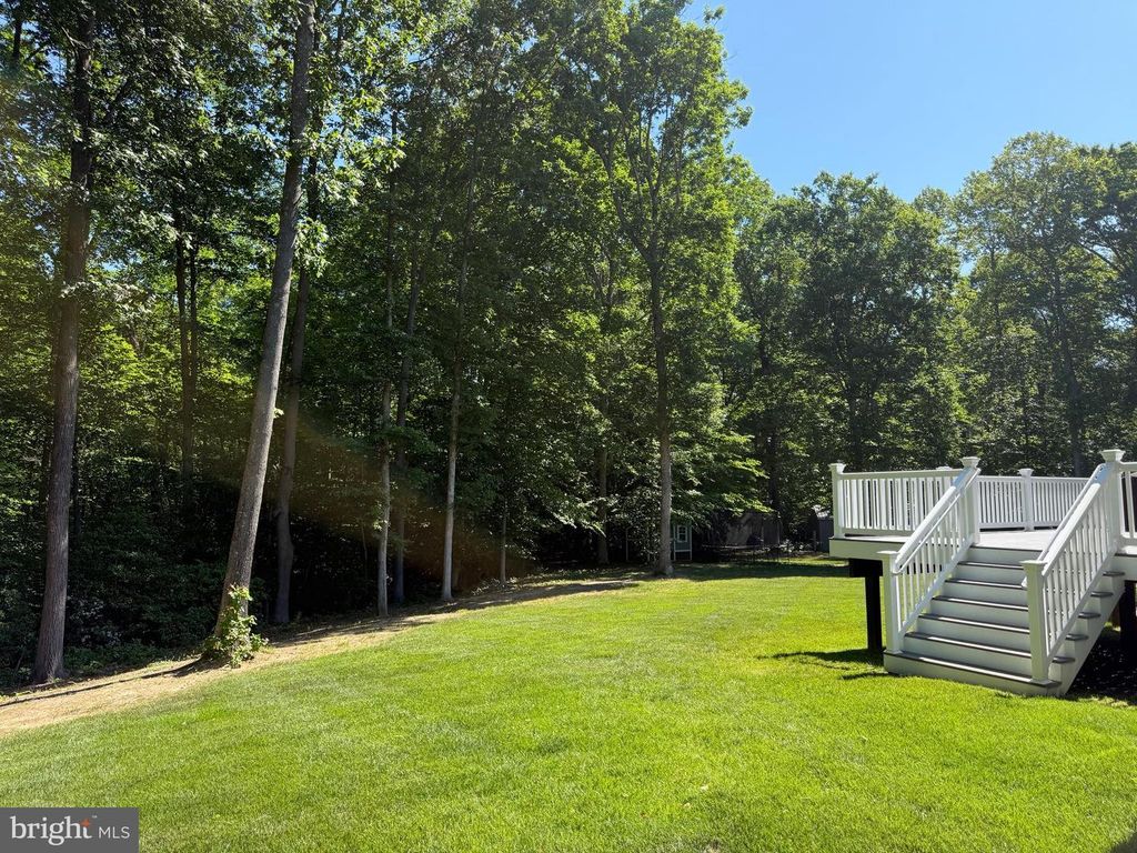 Image 40 of property listing at 42102 WOODY LN, Mechanicsville, MD 20659