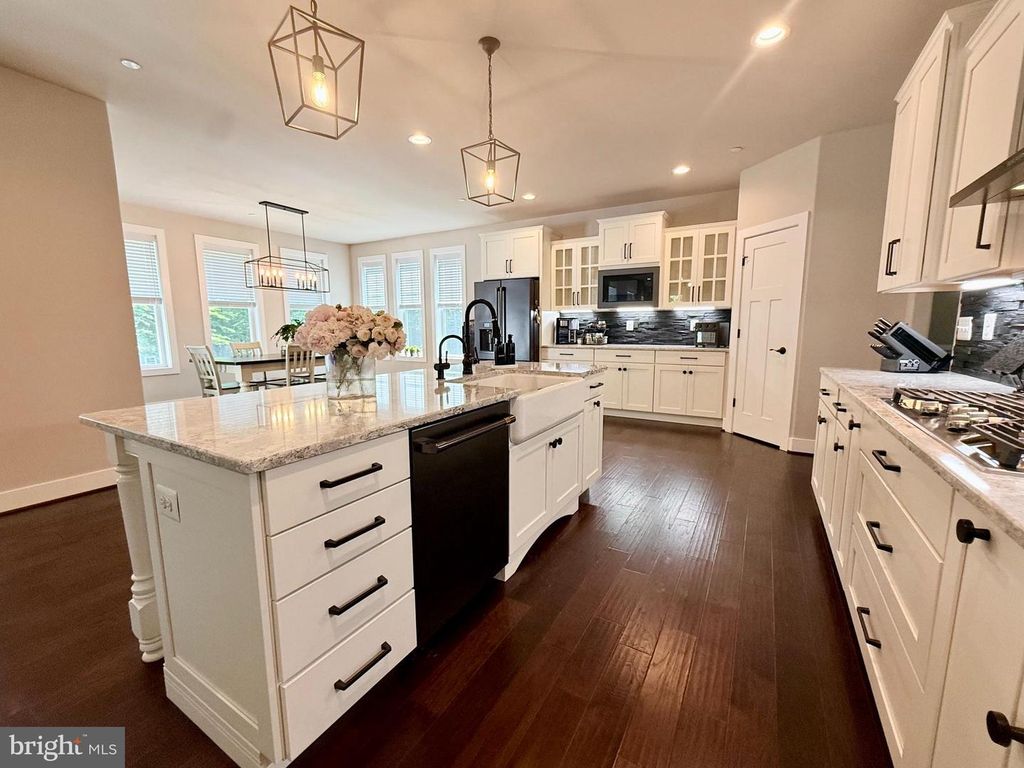 Image 8 of property listing at 42102 WOODY LN, Mechanicsville, MD 20659