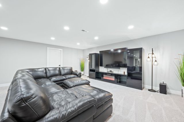 1100 Summerchase, Derby, KS 67037