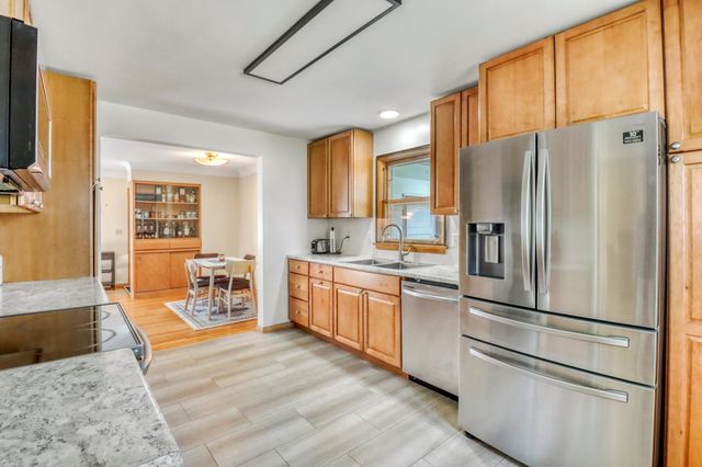 1613 16th Street S, Moorhead, MN 56560