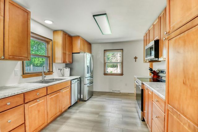 1613 16th Street S, Moorhead, MN 56560