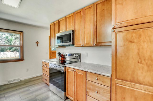 1613 16th Street S, Moorhead, MN 56560