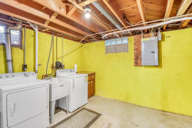 1613 16th Street S, Moorhead, MN 56560