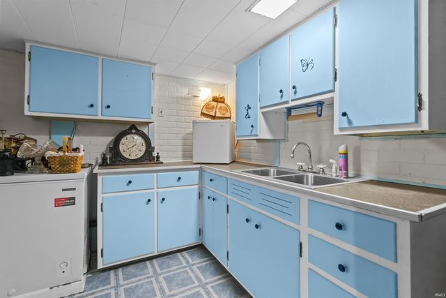 1220 N WABASH Avenue, Kokomo, IN 46901