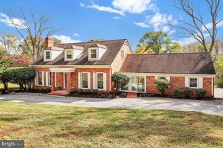 9425 FALLS RD, Potomac, MD 20854