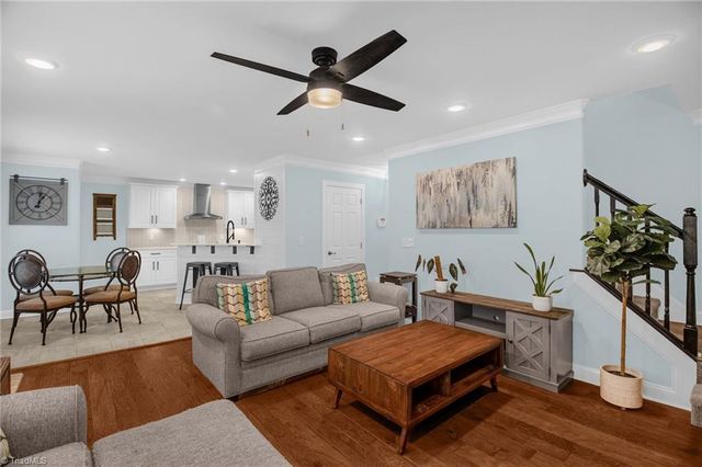 6012 Delburg Drive, Winston-salem, NC 27106