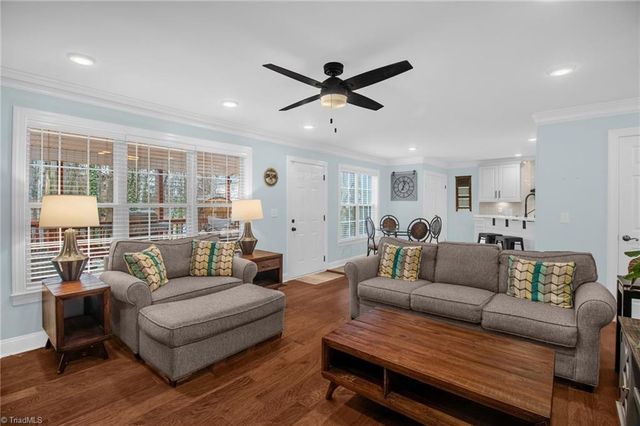 6012 Delburg Drive, Winston-salem, NC 27106