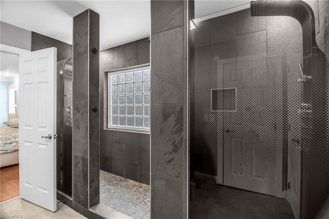 6012 Delburg Drive, Winston-salem, NC 27106