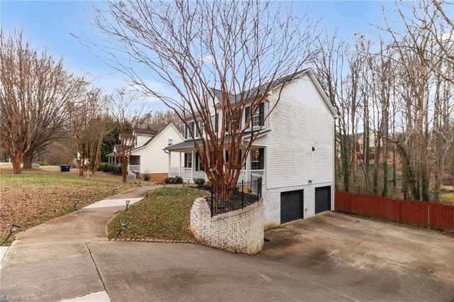 6012 Delburg Drive, Winston-salem, NC 27106