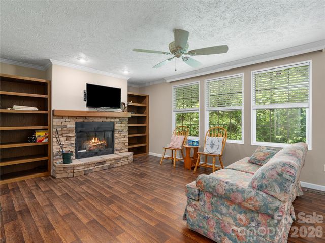 193 Tipstill Cove, Waynesville, NC 28786