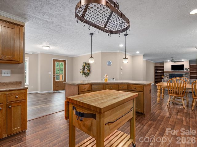 193 Tipstill Cove, Waynesville, NC 28786