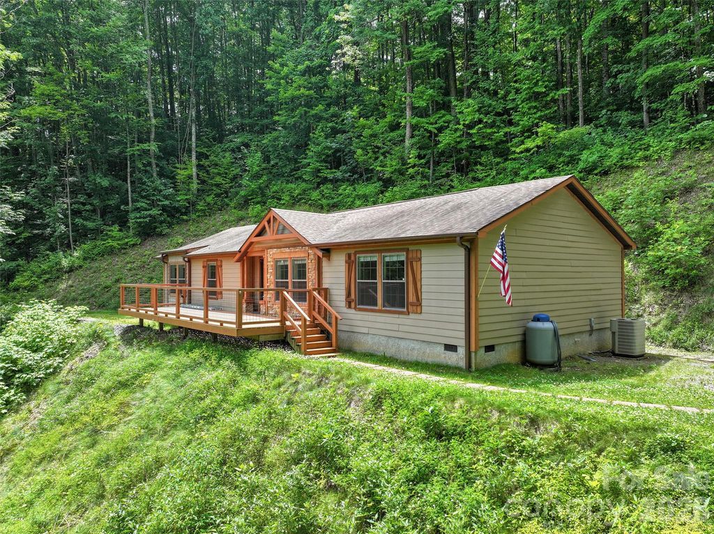 193 Tipstill Cove, Waynesville, NC 28786