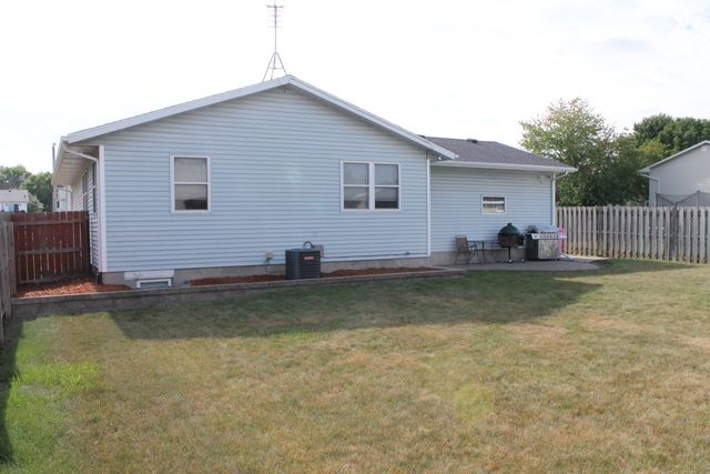 916 Birchwood Drive, Colona, IL 61241