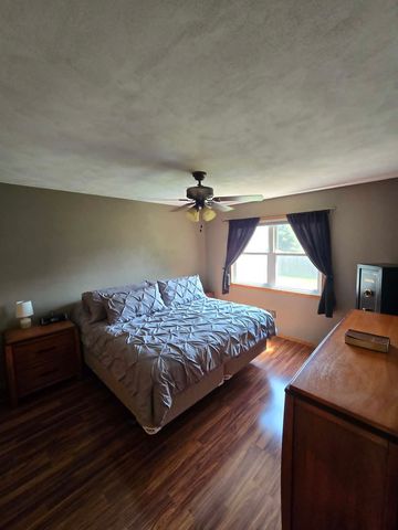 916 Birchwood Drive, Colona, IL 61241