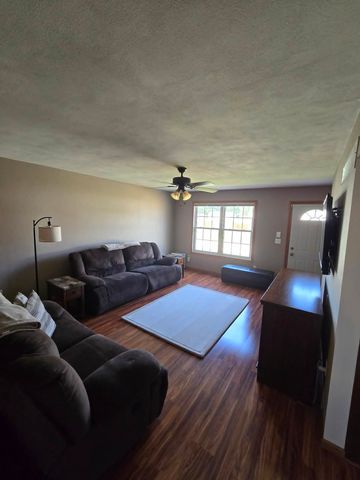 916 Birchwood Drive, Colona, IL 61241