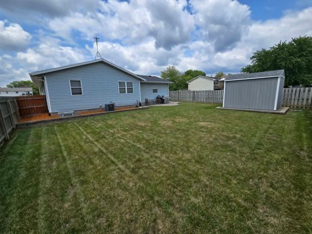 916 Birchwood Drive, Colona, IL 61241
