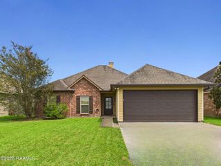 403 Hill Ridge Drive, Youngsville, LA 70592