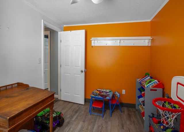 40 Shedd Rd, Bernardston, MA 01337