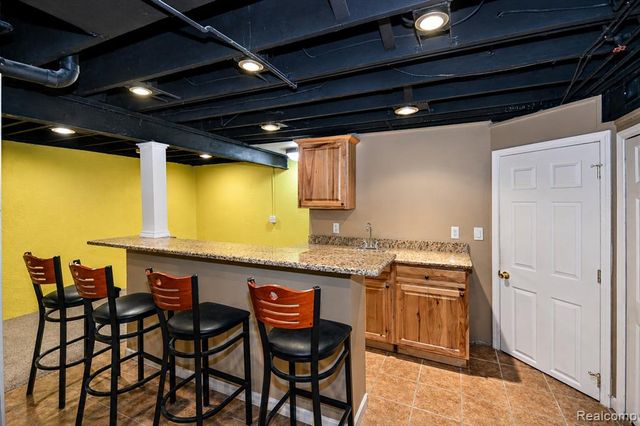 22783 Shadowglen Drive, Farmington, MI 48335