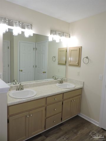 3296 Two Sisters Way, Pensacola, FL 32505