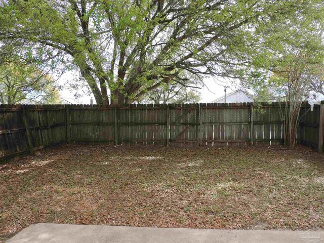 3296 Two Sisters Way, Pensacola, FL 32505