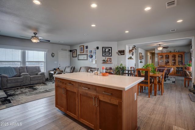 26340 N VINEYARD Lane, Paulden, AZ 86334