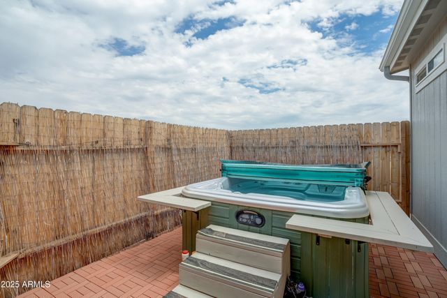 26340 N VINEYARD Lane, Paulden, AZ 86334