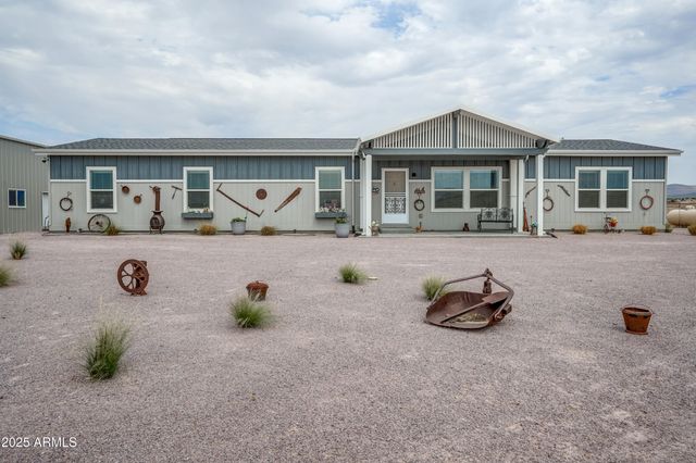26340 N VINEYARD Lane, Paulden, AZ 86334