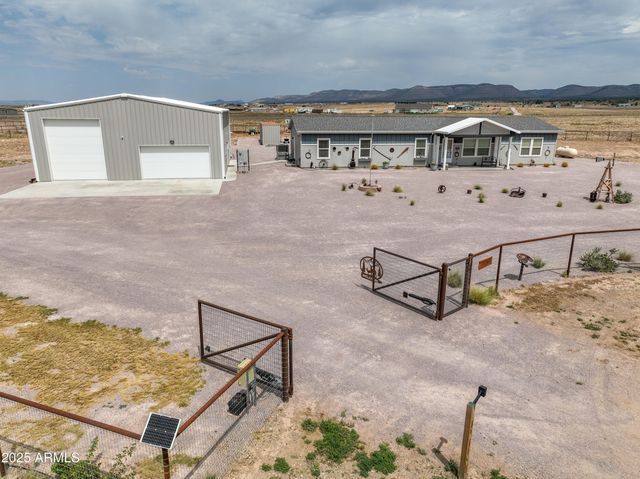 26340 N VINEYARD Lane, Paulden, AZ 86334