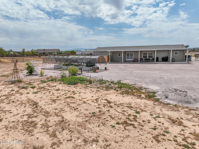 26340 N VINEYARD Lane, Paulden, AZ 86334