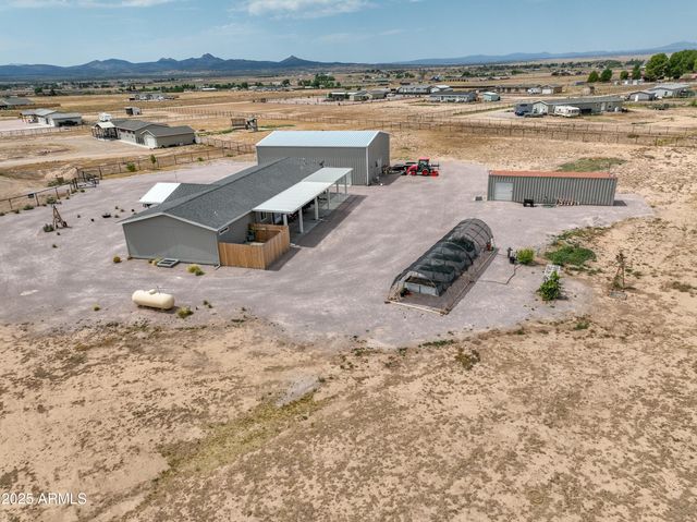 26340 N VINEYARD Lane, Paulden, AZ 86334