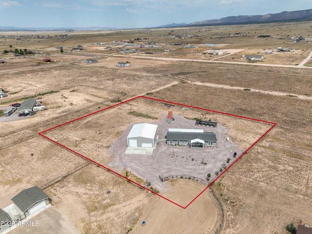 26340 N VINEYARD Lane, Paulden, AZ 86334