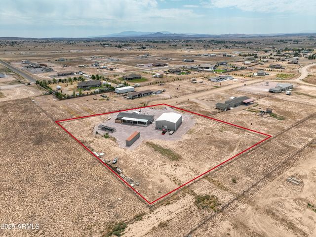 26340 N VINEYARD Lane, Paulden, AZ 86334