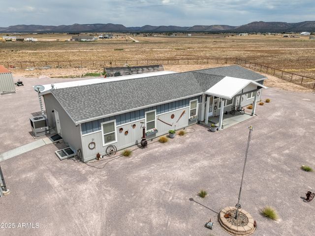 26340 N VINEYARD Lane, Paulden, AZ 86334