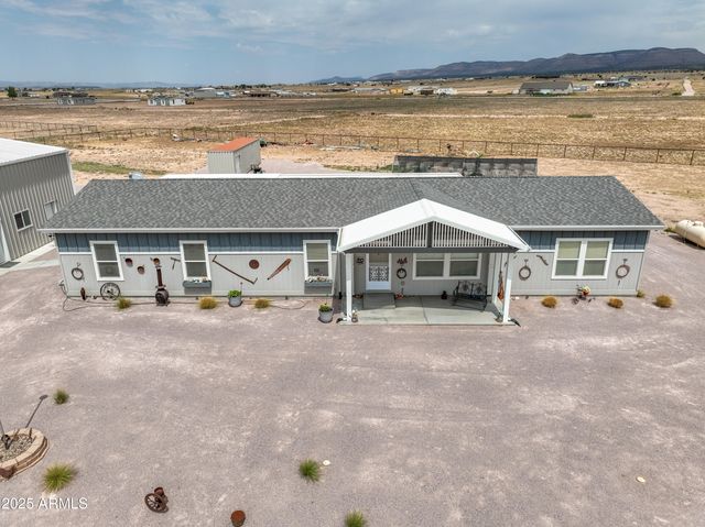 26340 N VINEYARD Lane, Paulden, AZ 86334