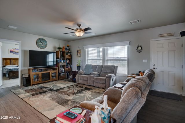 26340 N VINEYARD Lane, Paulden, AZ 86334