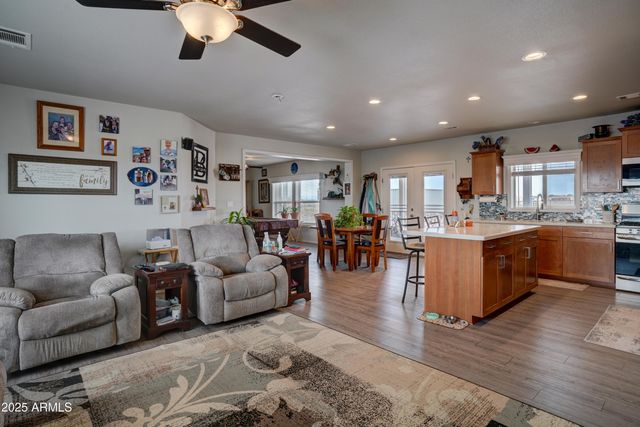 26340 N VINEYARD Lane, Paulden, AZ 86334