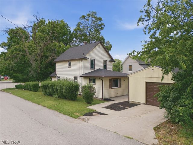 123 E State Street, Barberton, OH 44203
