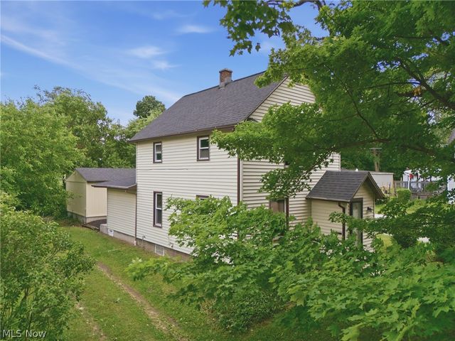 123 E State Street, Barberton, OH 44203