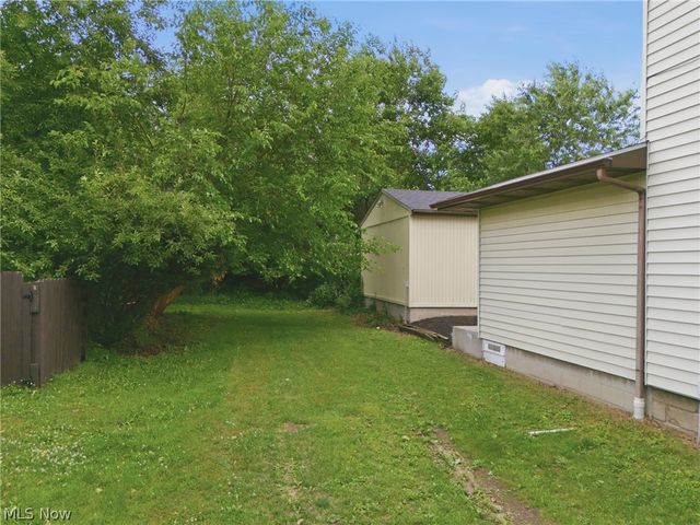 123 E State Street, Barberton, OH 44203