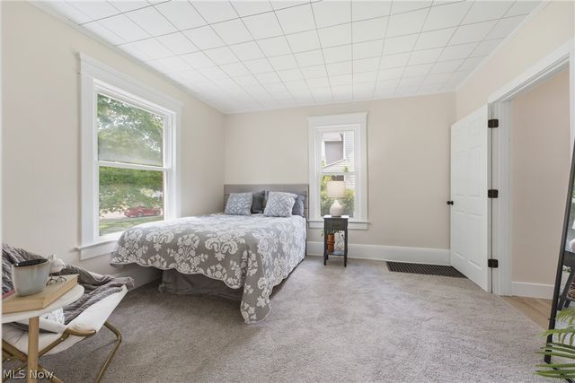123 E State Street, Barberton, OH 44203