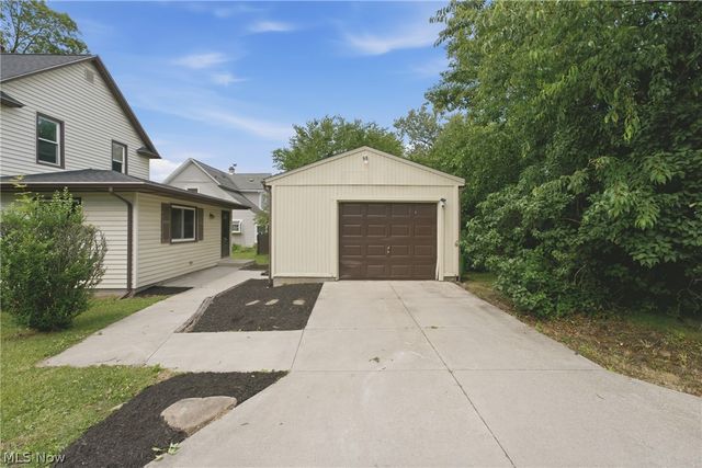 123 E State Street, Barberton, OH 44203