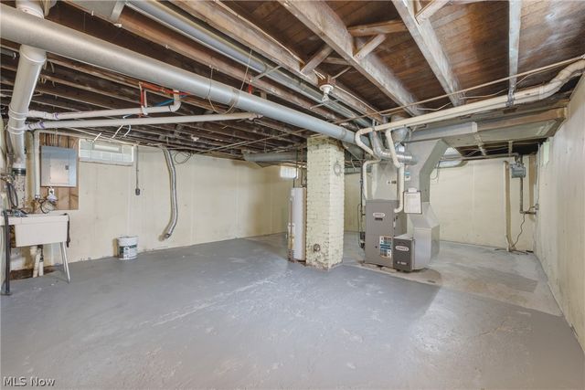 123 E State Street, Barberton, OH 44203