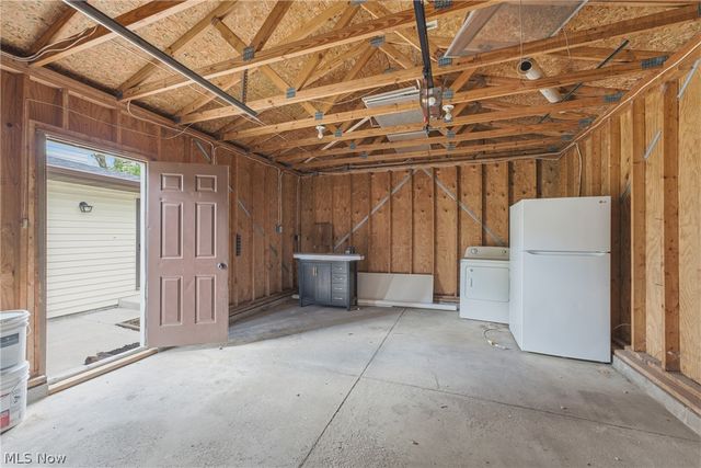 123 E State Street, Barberton, OH 44203